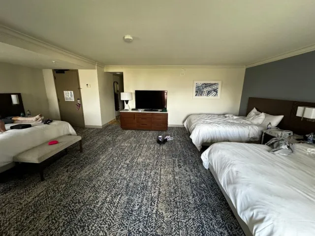 Beautiful Complex, Great Location! 🌺