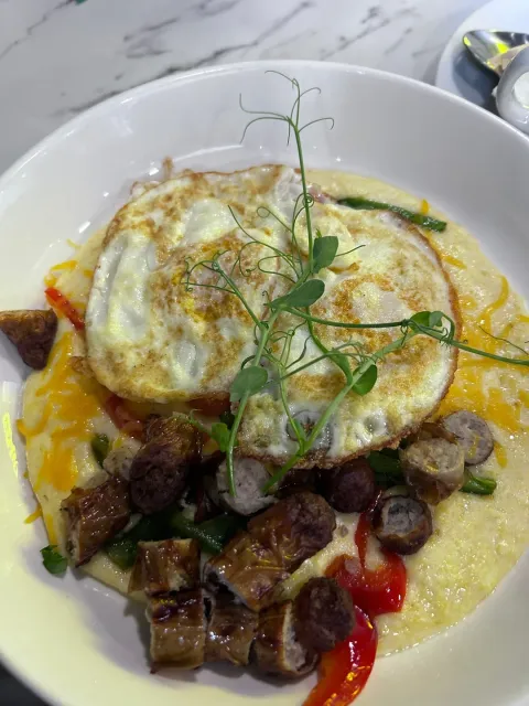 🍳 An Amazing Brunch Spot in Atlanta – Poach Social is Everything! 🌟