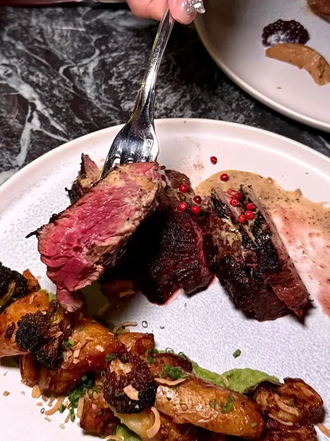 New York | Le Fleur Rouge (2)