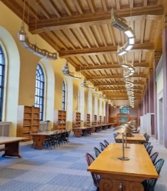  A Palace of Knowledge and Architectural Grandeur