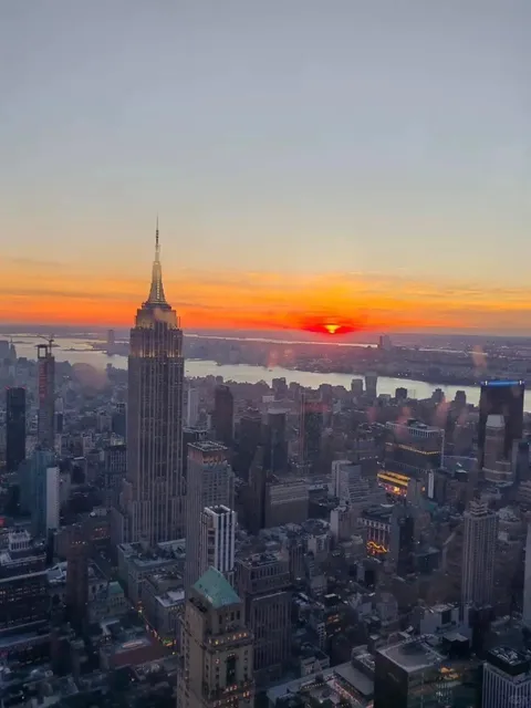 Summit One Vanderbilt: NYC's Sky-High Escape 🏙️✨