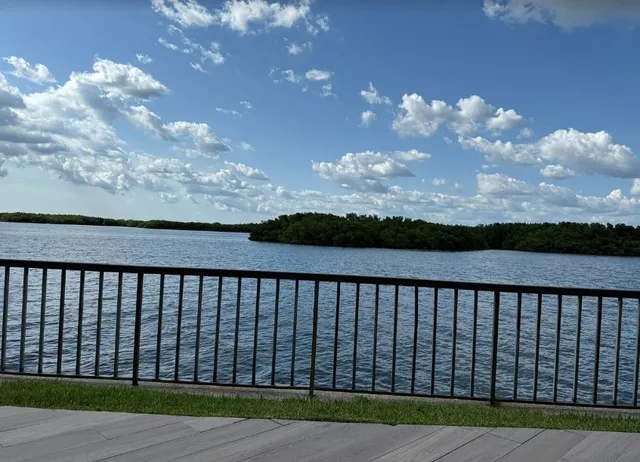 A Comfortable Stay with Beautiful Views!