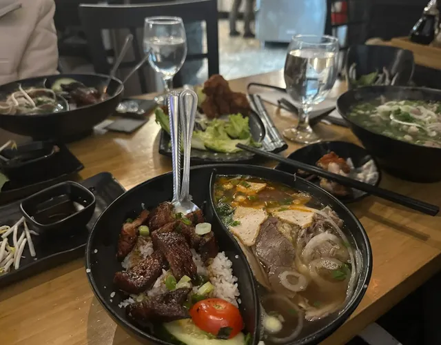 Edmonton | Night Owls' Guide to Late-Night Eats 🌙