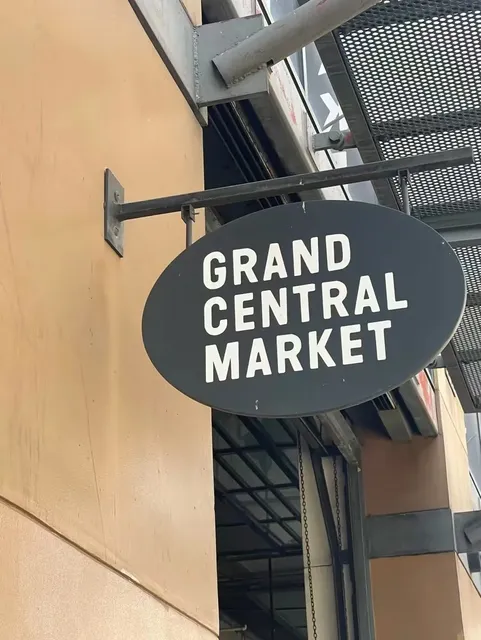 Must-Visit in LA! Heavenly Food at a Historic Market 🎡🍴