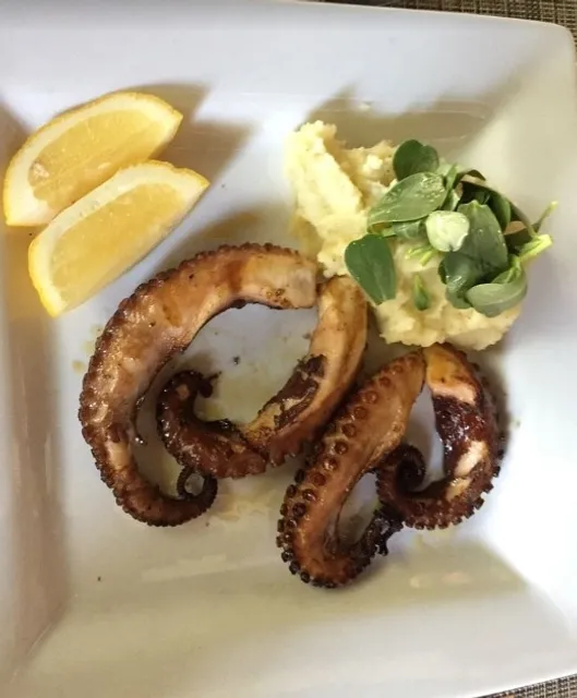 The Artist's Cabin Restaurant