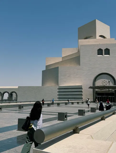 Qatar | Doha's Architectural Wonders & Middle Eastern Cuisine