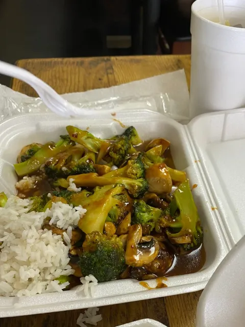 🥢 Solid Chinese Food & Generous Portions! 🥢