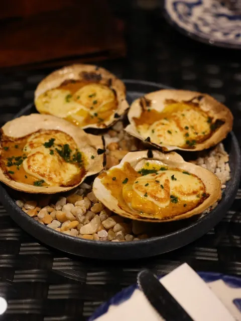   Newcomer One-Star Seafood Spree with a Twist of South American Flair