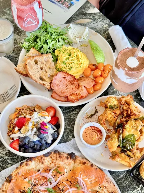 LA Must-Visit Brunch Spot – Justin Bieber's Favorite Too! 🌟  