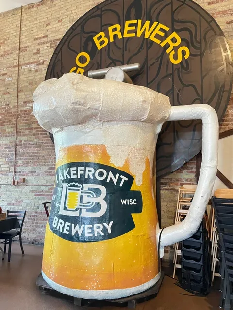 🐾 Exploring the World with My Dog — Milwaukee Edition 🌎✨