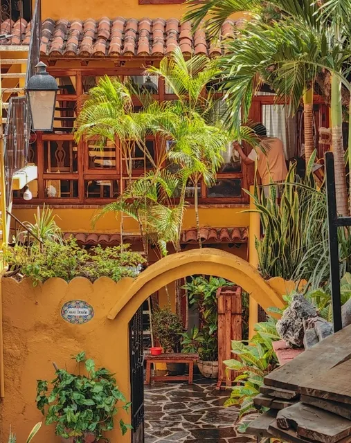 The Spanish-Colored Old Town 💛 Querétaro