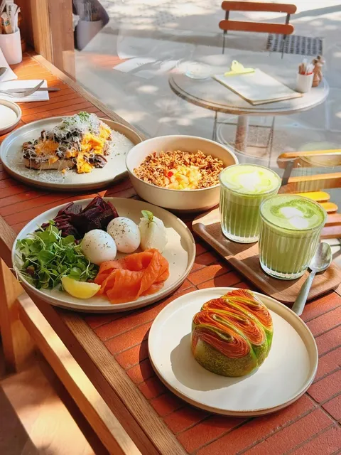 🇬🇧 London Exploration | Brunch in the Sun 🍃🥐