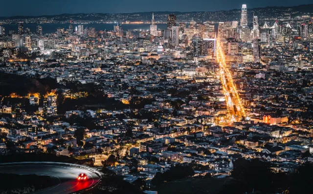 Twin Peaks, San Francisco: The City's Breathtaking Crown 👑
