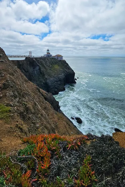 🌊 The Adorable Little Lighthouse by the Pacific in San Francisco