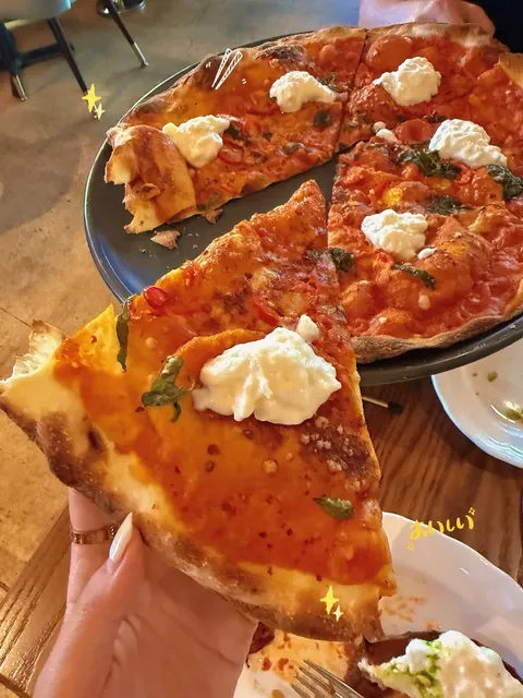 OMG! Accidentally Discovered an Amazing Italian Pizza Place 🍕