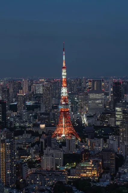 🏃‍♂️🌧️🏙️ For these few shots, I stormed through Tokyo on a rainy ni