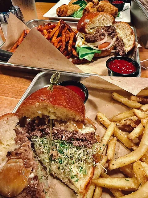 Seattle Burger Joint | Truffle Beef Burger that’s Soul-Satisfying