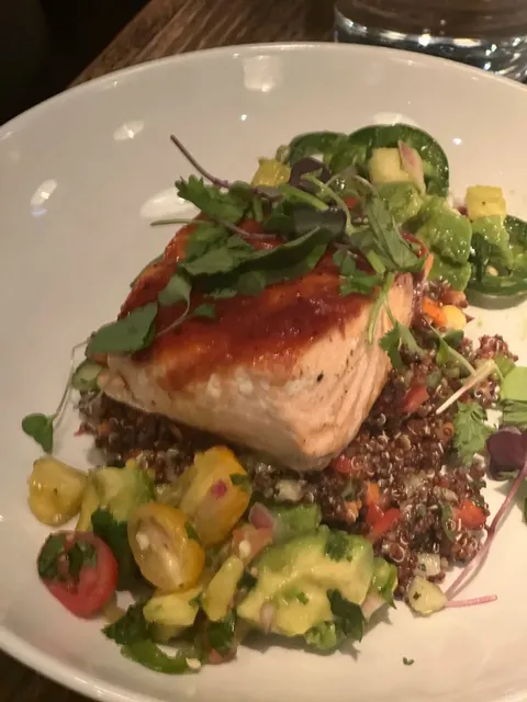 Beatrix — The “White Girl” Favorite Healthy Spot in Chicago 🥗