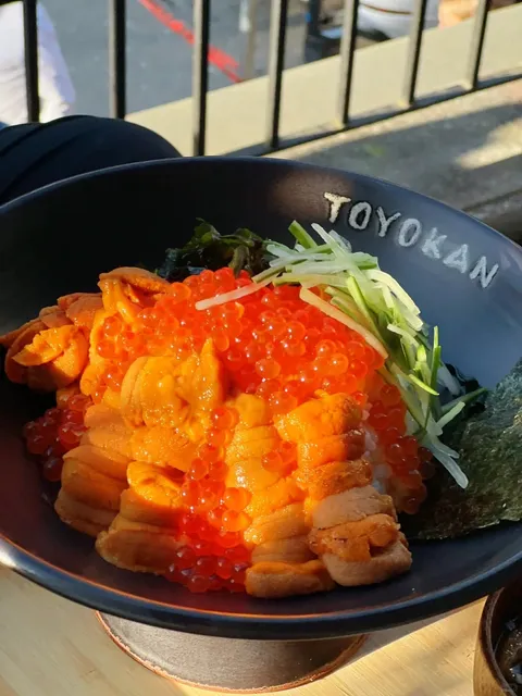 🇨🇦 Vancouver · Toyokan Bowl 🌊 Triple Uni Don Delight