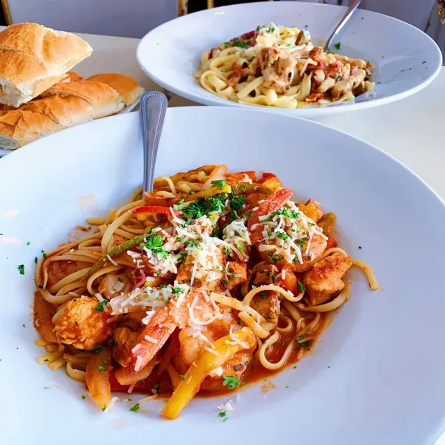 Laguna Beach’s Delicious Coastal Gem 🏖️