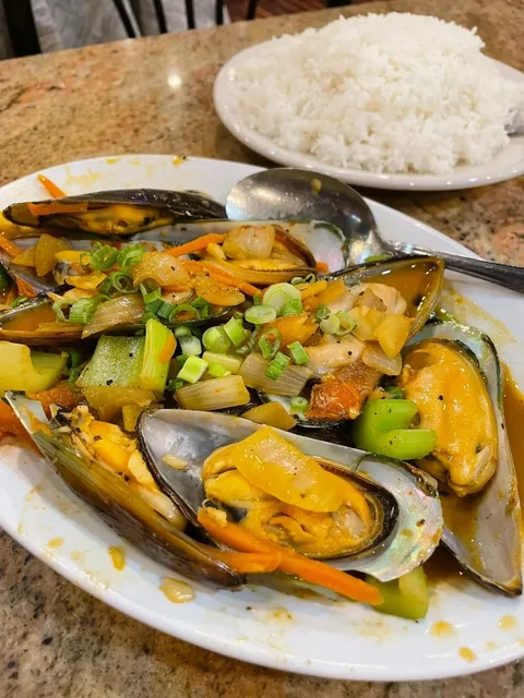 Chicago｜Tita Mia's Filipino Restaurant & Cafe 🇵🇭🍽️