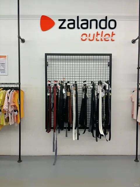 🇩🇪 Frankfurt City Guide: Best Outlet Shopping Spots 🛍️