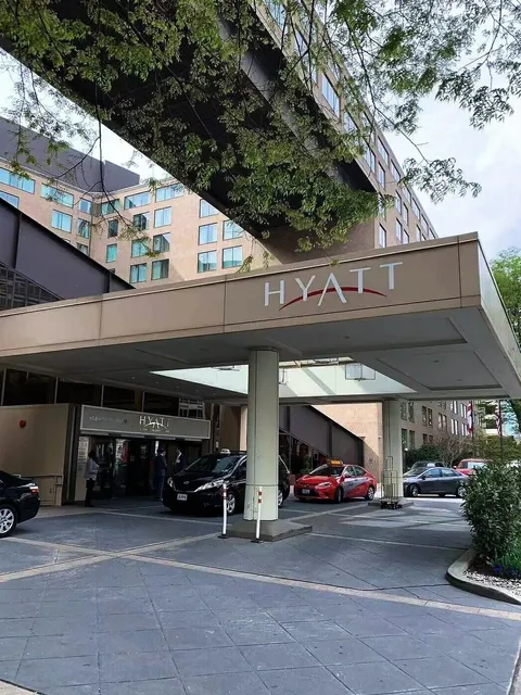 🇺🇸 Visiting DC on a Budget? Stay at This Capitol Hill Hyatt! 🏛️✨  
