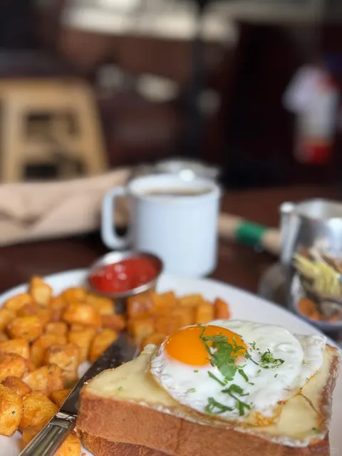 Victoria's Best Budget-Friendly Brunch Spot! 🍳💸