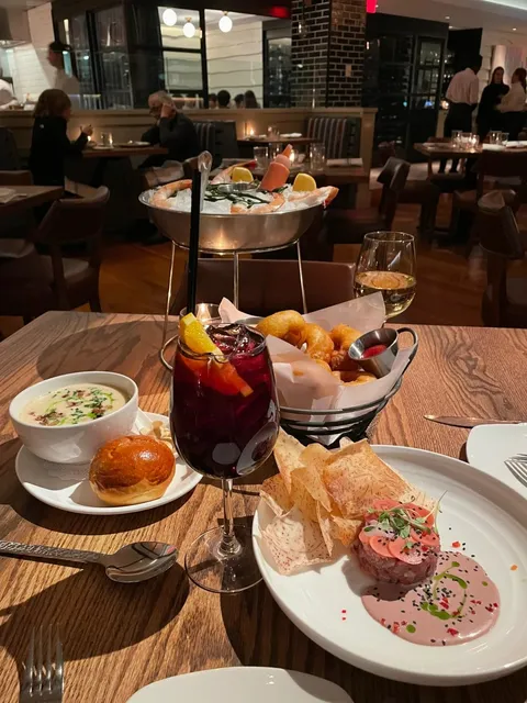 Boston Seafood Restaurant | The Banks Fish House 🦞