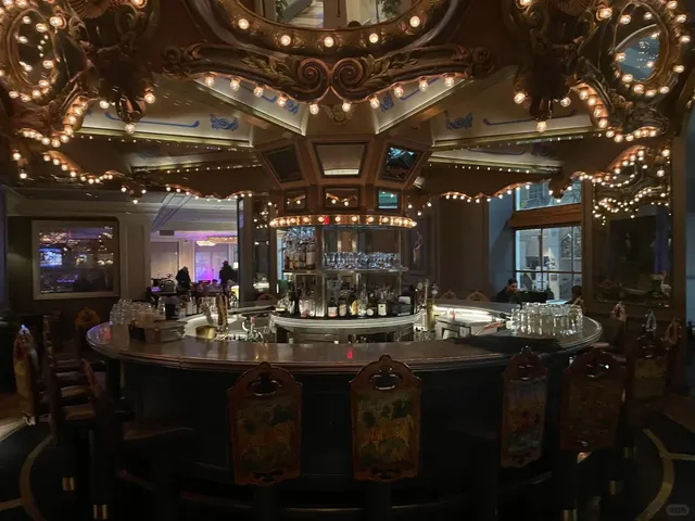 Dining Out After New Orleans' Once-in-60-Years Snowstorm ❄️🍤