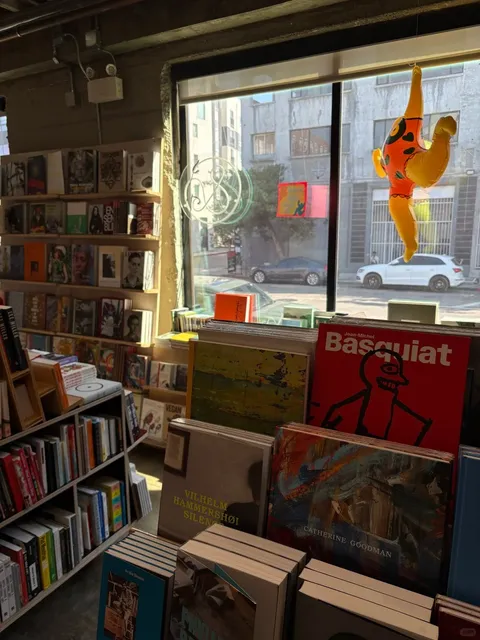 One of the Best Art Galleries in LA 🌟