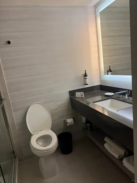 Atlanta’s Unbeatable Hotel Stay 🏨💫