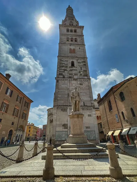 A Cultural Field Trip in Modena: Where Music & History Come Alive! 🎭