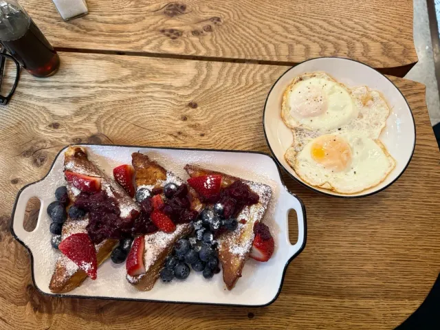 Great Miami Vibes & Even Better Food! 🌴🍽️