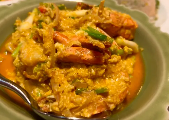 Salathai’s Fresh Thai Flavors—Perfect for a Layover Pick-Me-Up!