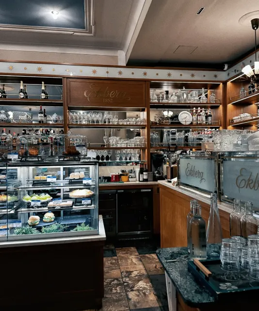 🇫🇮 A delicious light meal at the century-old Ekberg Cafe in Helsinki