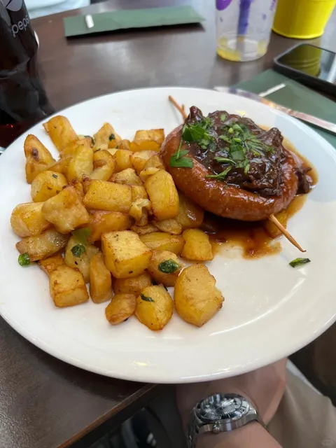 🇩🇪 Düsseldorf | Crispy Pork Knuckle 🍖