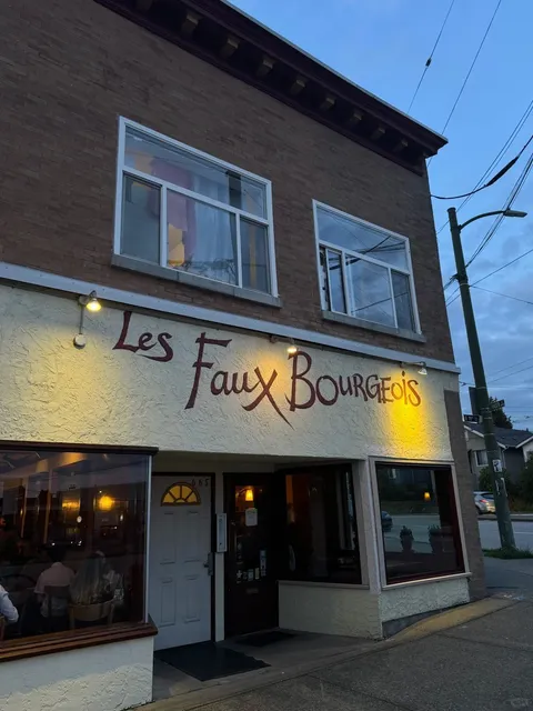 🇨🇦 This French Bistro in Vancouver is So Interesting! ✨