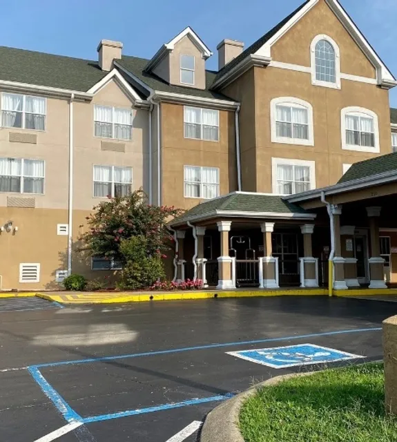 Experience at Country Inn & Suites in Nashville!
