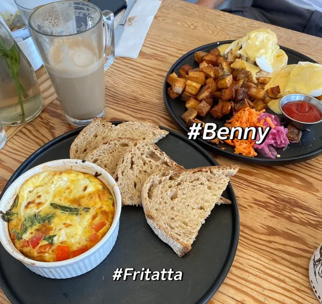 📍 Winnipeg, Canada | Instagram-Worthy Spot: Pineridge Hollow