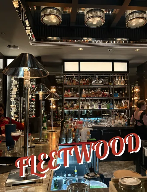 FLEETWOOD | Calgary's Sophisticated Bar🍸🎶