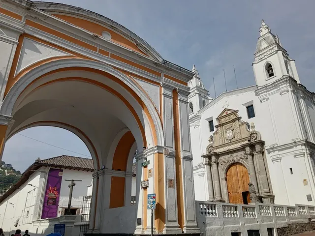 🇪🇨 Quito, Ecuador: A Must-Visit in Your Lifetime (Including Bus Tips