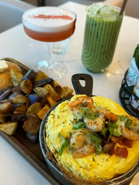 One of My Favorite Restaurants in Los Angeles — Sweet Maple 🍁