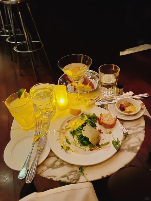 NYC 🍸 Romantic Date Bar in Chelsea | Le Zie 🌟