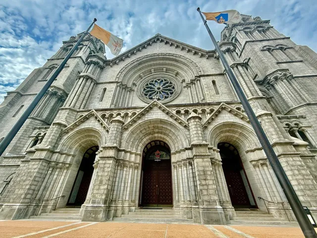 St. Louis' Hidden European Gem! ✨ A Slice of the Vatican in Missouri