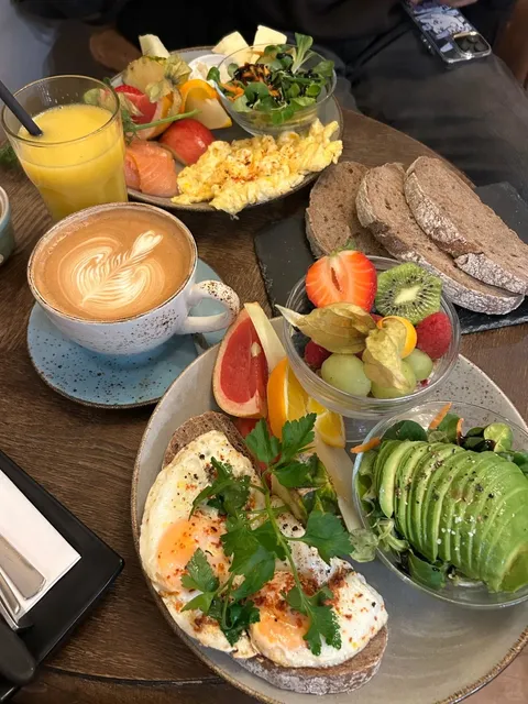 Before Leaving Berlin|You Must Indulge in This Happiness-Filled Brunch