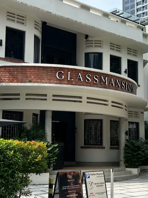 🇬🇧 ​​GlassMansion: A Slice of England in Kuala Lumpur​​ ☕️🍂