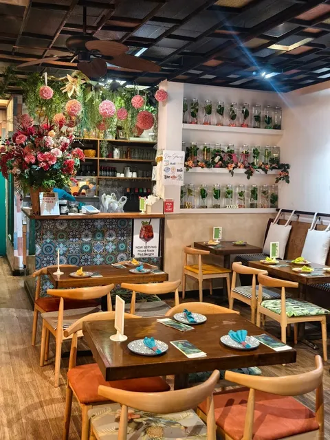 🌺 East Lansing, Michigan | Adorable Thai Restaurant Alert! 🌸