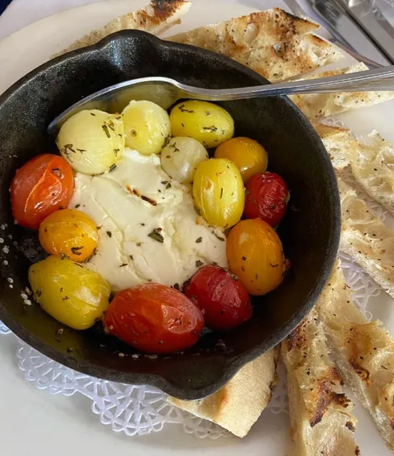 🍳 Jax Cafe: A Classic Minneapolis Gem with Charm & Flair! 🍽️