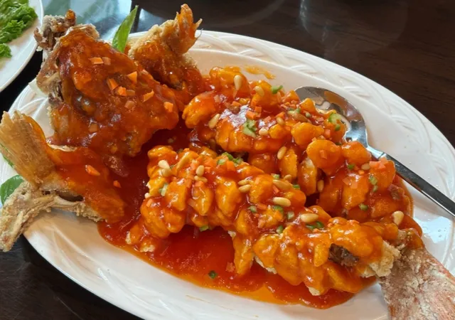 Dallas 🥢 Bubble Tea Shop Hides Delicious Squirrel Fish!